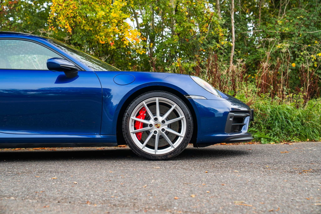 Porsche 992 Carrera GTS