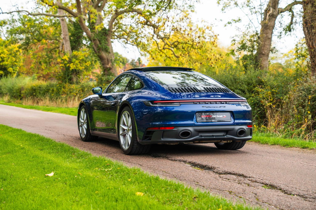 Porsche 992 Carrera GTS
