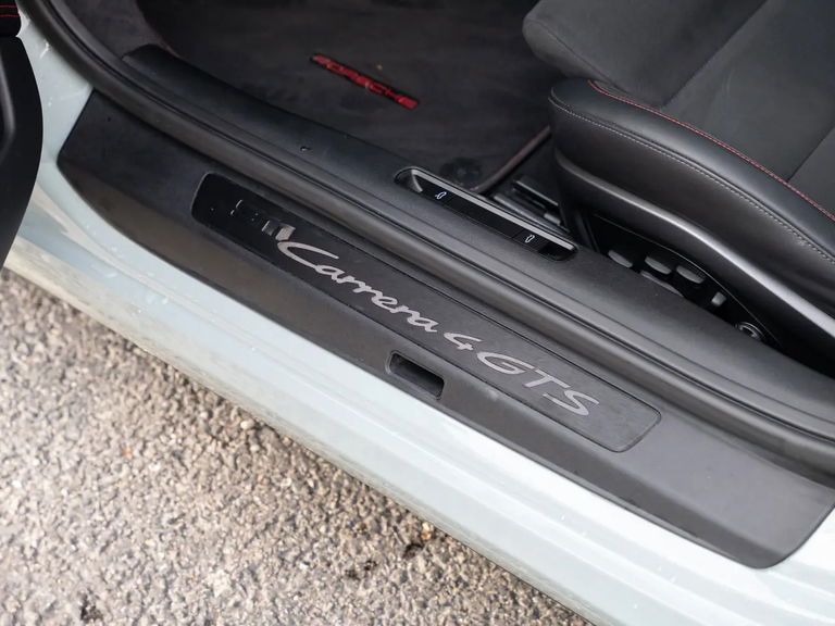 Porsche 992.2 Carrera 4 GTS