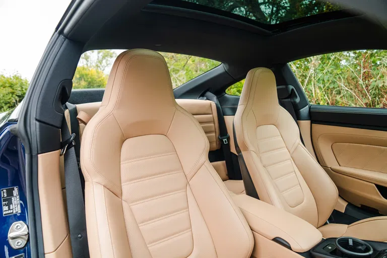 Porsche 992 Carrera GTS