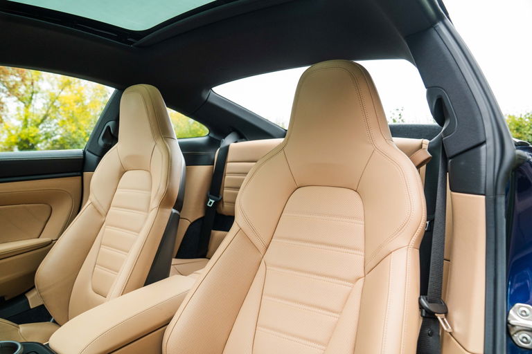 Porsche 992 Carrera GTS