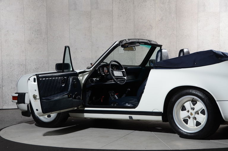 Porsche 911 Carrera 3.2 (US)