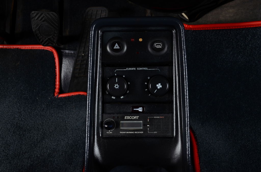 Porsche 911 Carrera 3.2 (US)