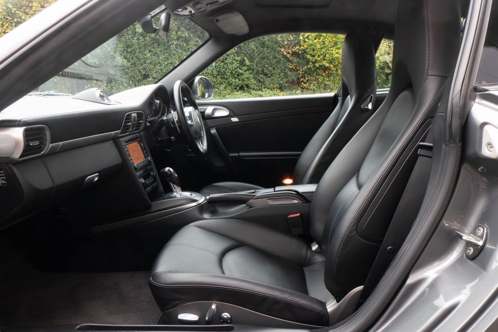 Porsche 997.2 Carrera GTS