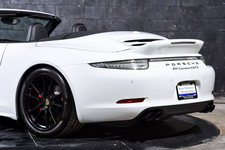 Porsche 991 Carrera 4 GTS