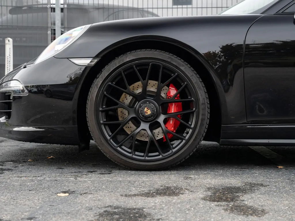 Porsche 991 Carrera 4 GTS
