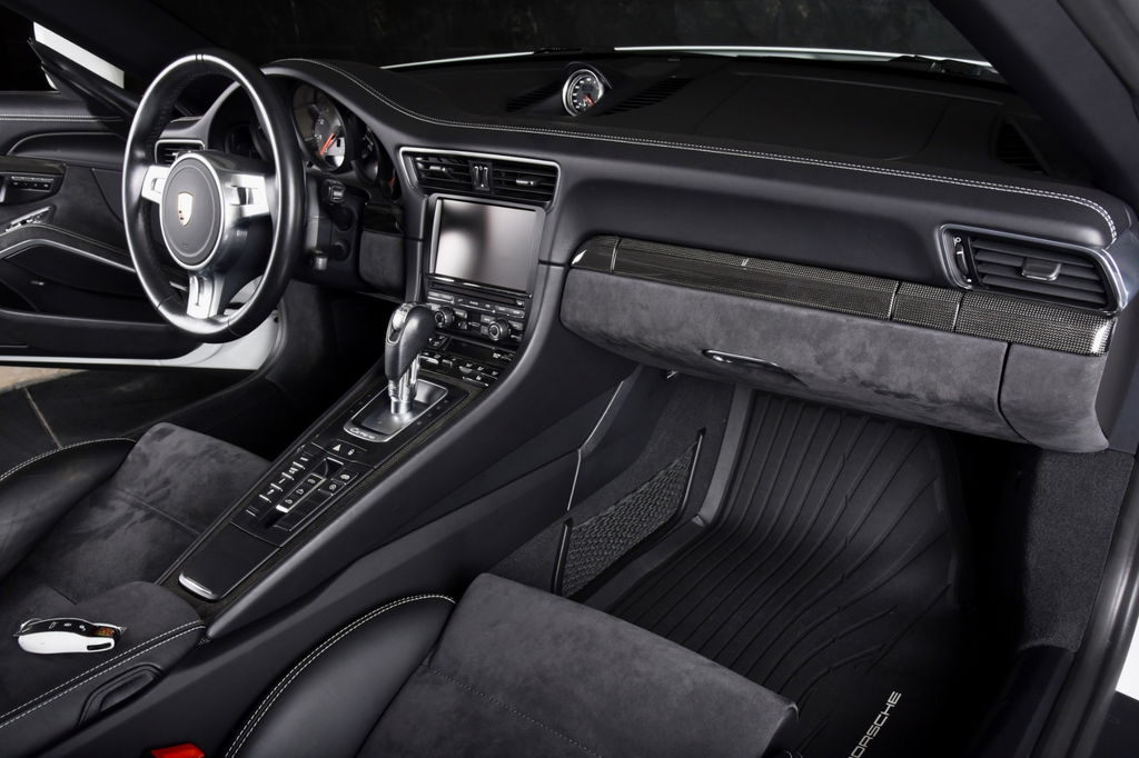 Porsche 991 Carrera 4 GTS