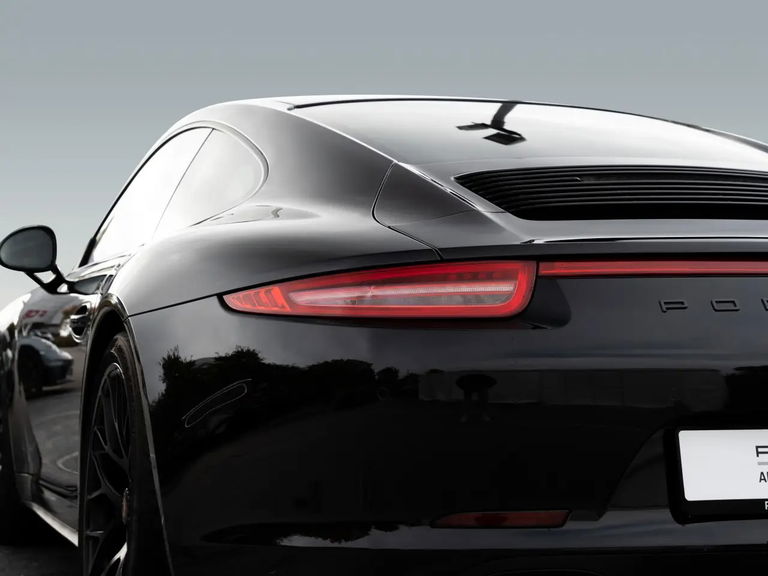 Porsche 991 Carrera 4 GTS
