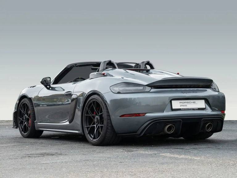 Porsche 718 Spyder RS