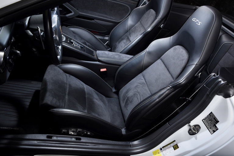 Porsche 991 Carrera 4 GTS