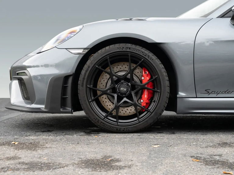 Porsche 718 Spyder RS