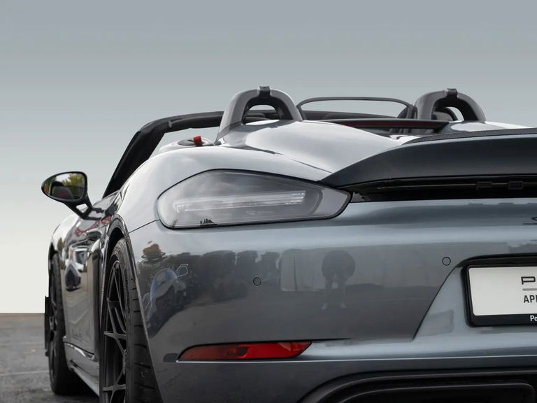 Porsche 718 Spyder RS