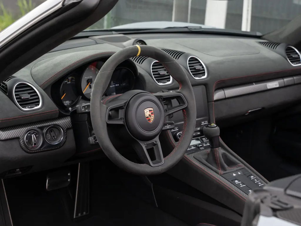 Porsche 718 Spyder RS