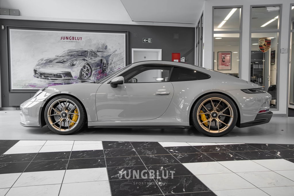 Porsche 992 GT3 Touring