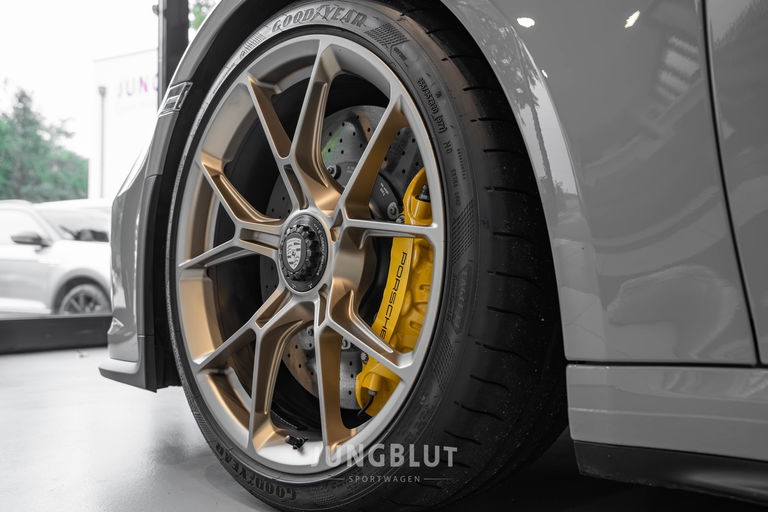 Porsche 992 GT3 Touring