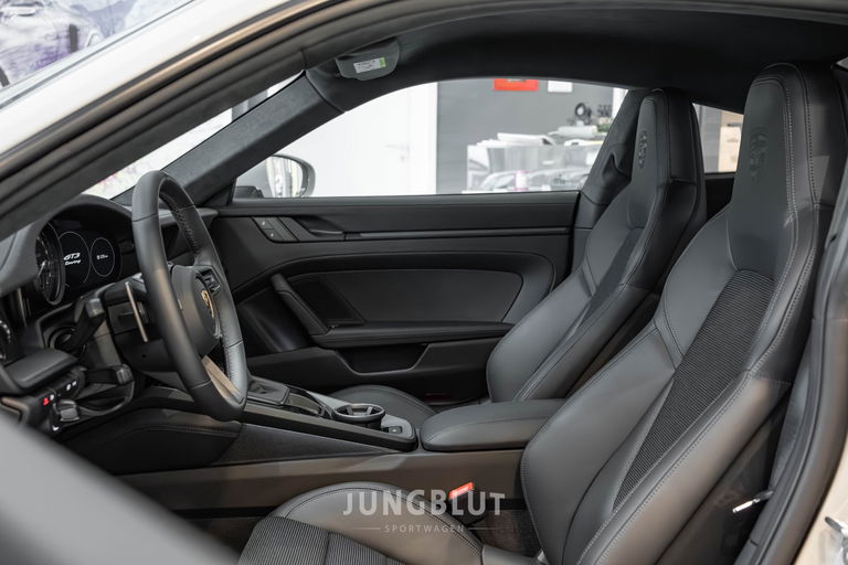Porsche 992 GT3 Touring