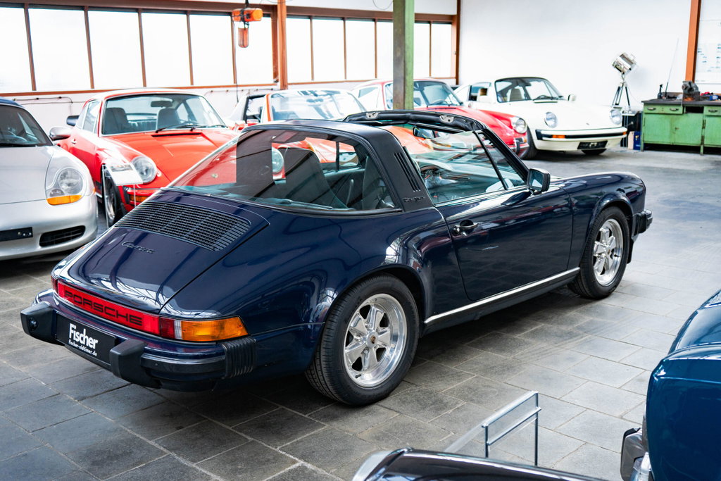 Porsche 911 Carrera 3.2 (US)