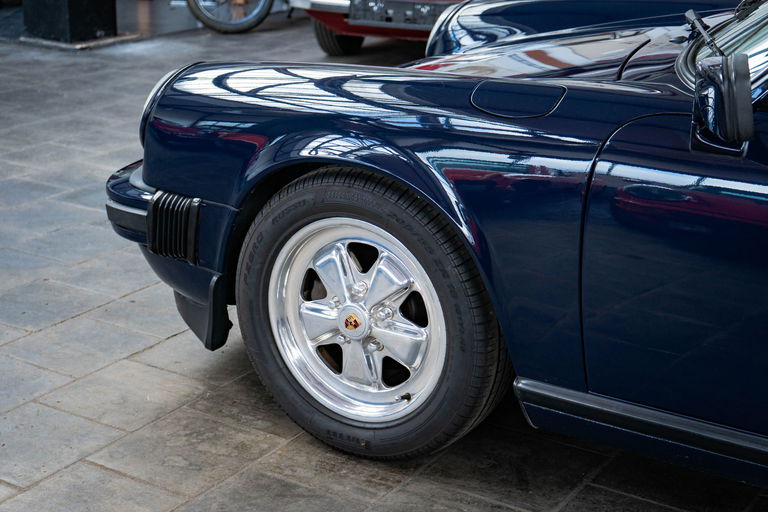 Porsche 911 Carrera 3.2 (US)