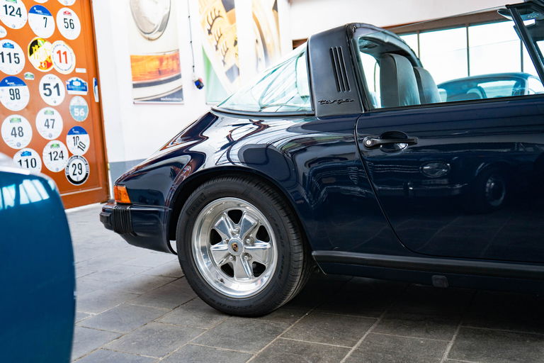 Porsche 911 Carrera 3.2 (US)