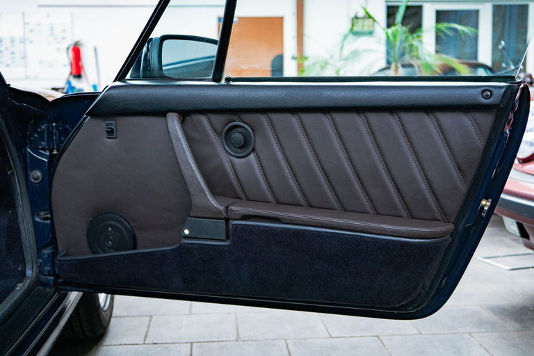 Porsche 911 Carrera 3.2 (US)