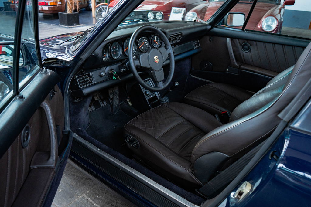 Porsche 911 Carrera 3.2 (US)