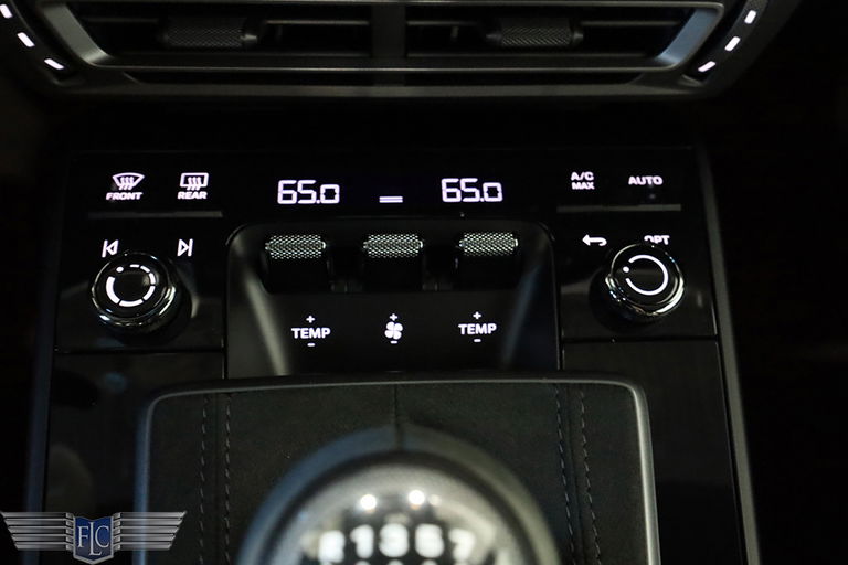 Porsche 992 Carrera GTS