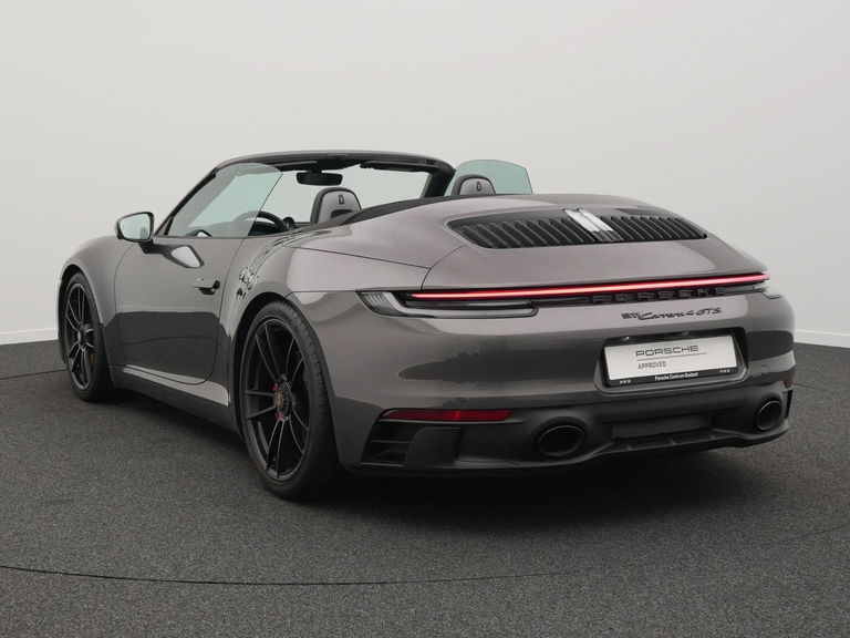 Porsche 992 Carrera 4 GTS
