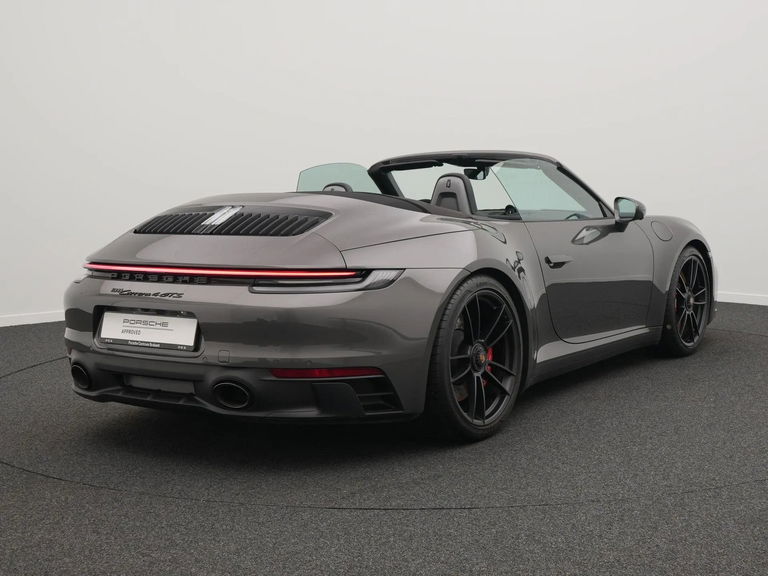 Porsche 992 Carrera 4 GTS