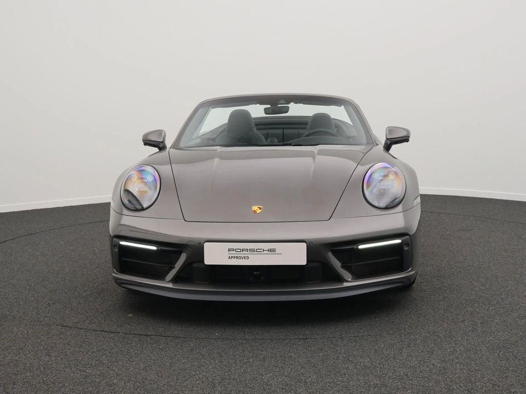 Porsche 992 Carrera 4 GTS