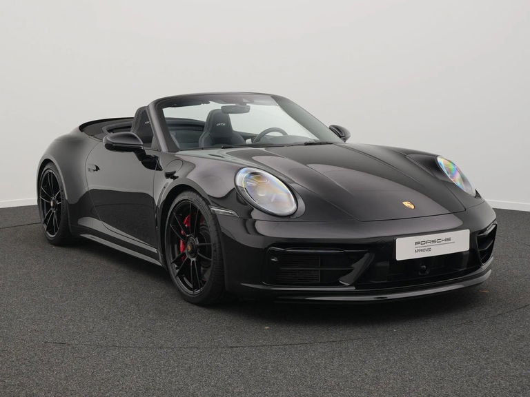 Porsche 992 Carrera 4 GTS