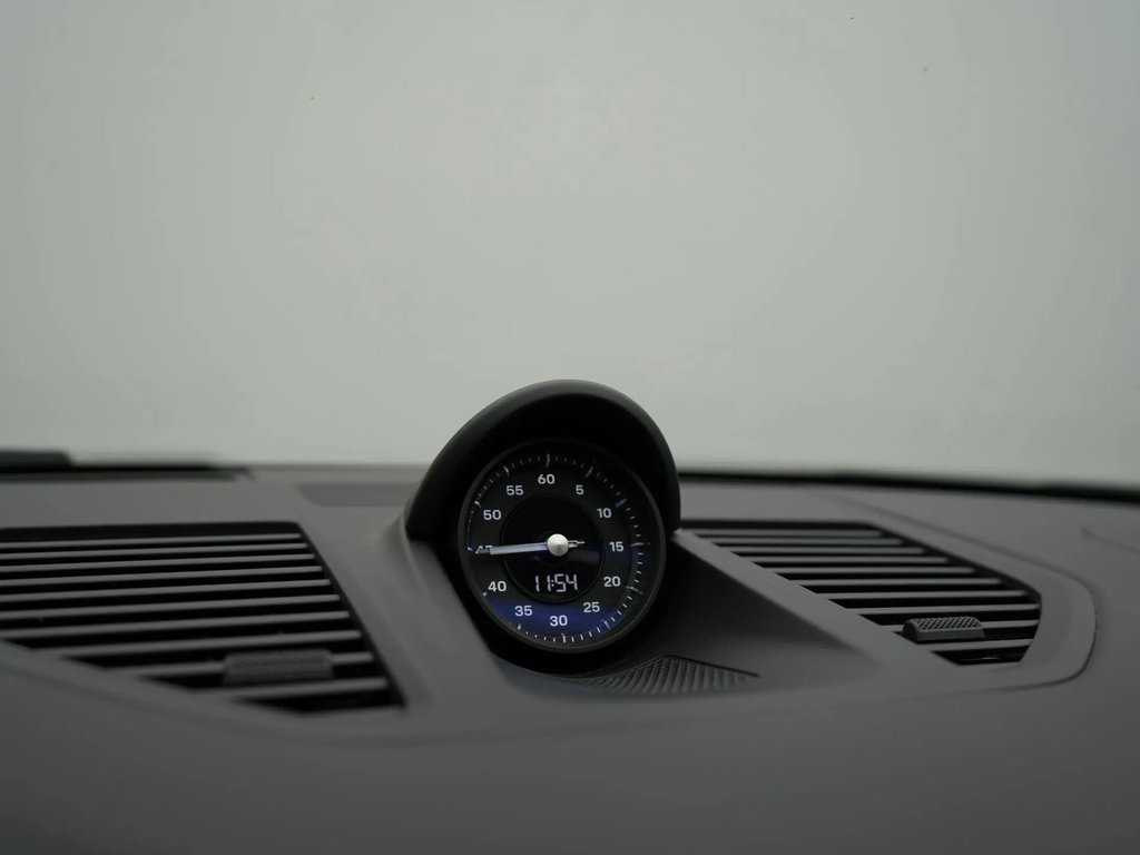 Porsche 992 Carrera 4 GTS