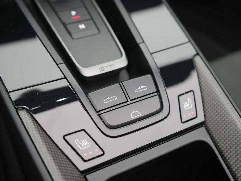 Porsche 992 Carrera 4 GTS