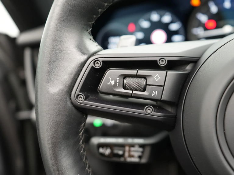 Porsche 992 Carrera 4 GTS