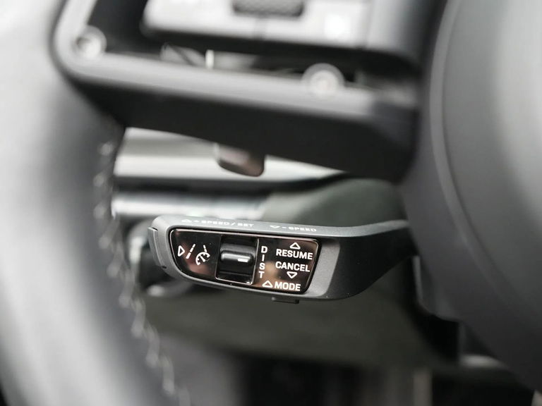 Porsche 992 Carrera 4 GTS