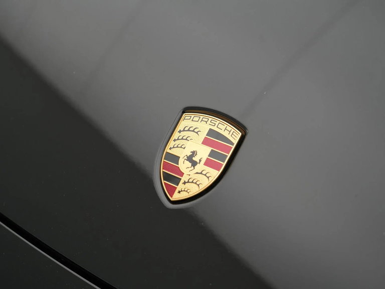 Porsche 992 Carrera 4 GTS