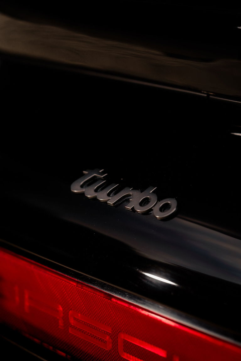 Porsche 911 Turbo 3.3 (US)