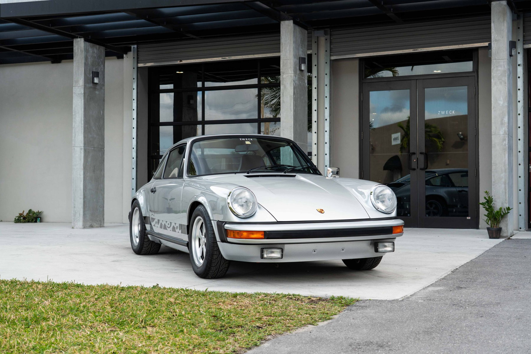 Porsche 911 Carrera (US) 1975 - elferspot.com - Marketplace for