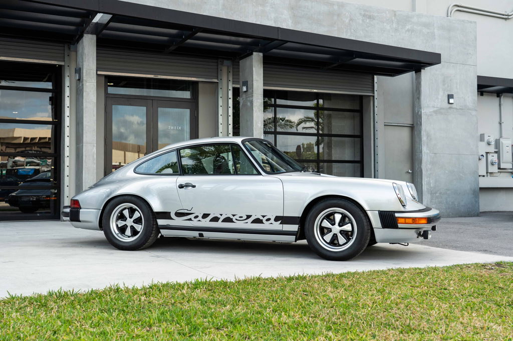 Porsche 911 Carrera (US)