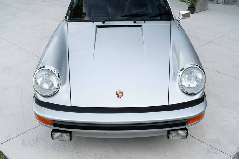 Porsche 911 Carrera (US)