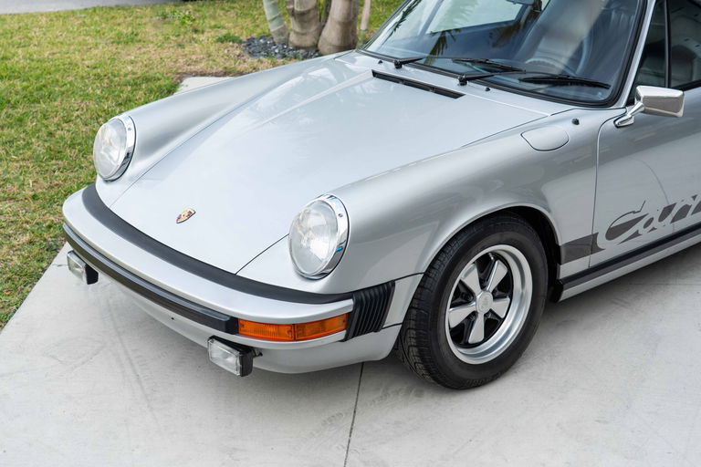Porsche 911 Carrera (US)