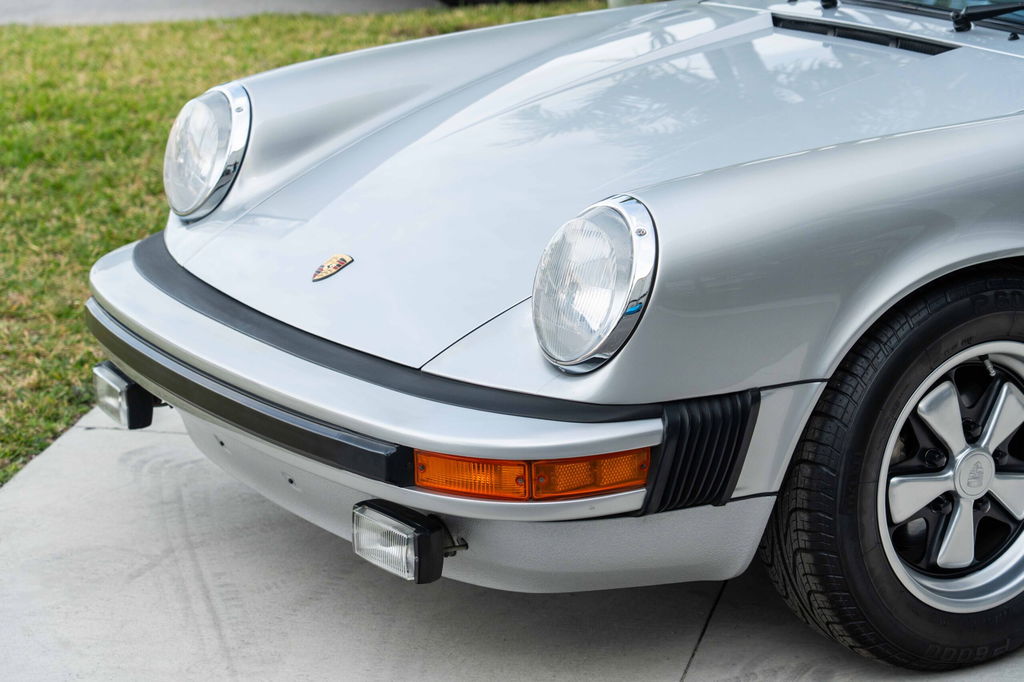 Porsche 911 Carrera (US)