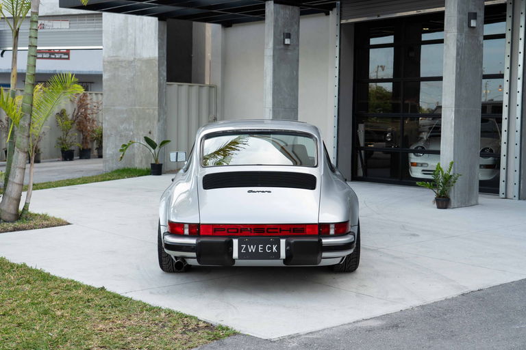 Porsche 911 Carrera (US)