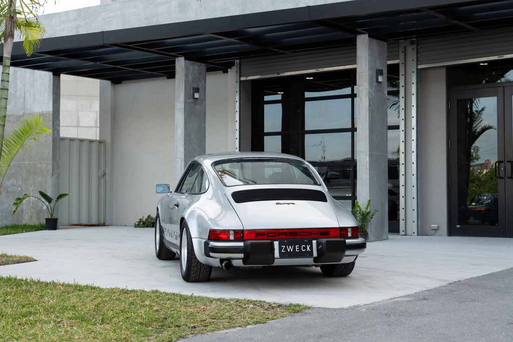 Porsche 911 Carrera (US)