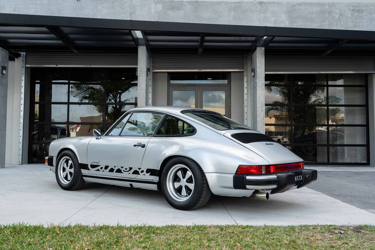 Porsche 911 Carrera (US)