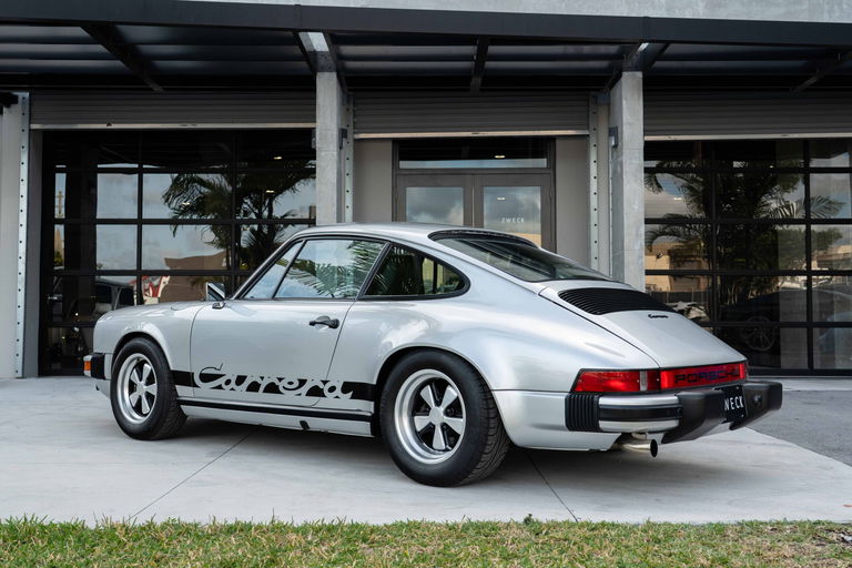 Porsche 911 Carrera (US)