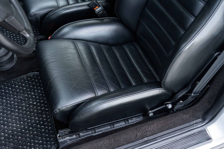 Porsche 911 Carrera (US)