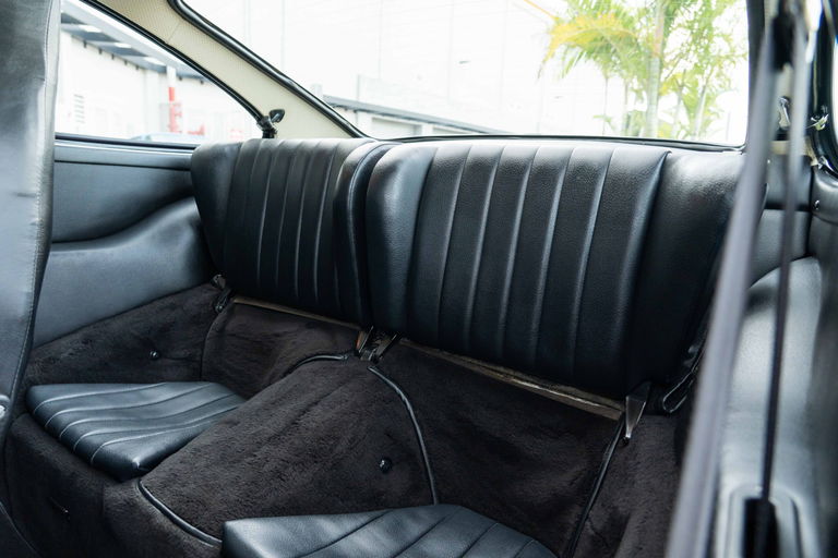 Porsche 911 Carrera (US)