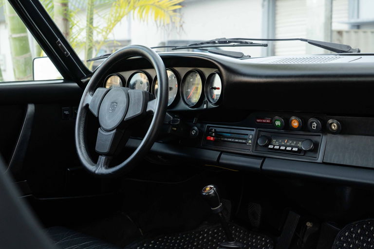 Porsche 911 Carrera (US)