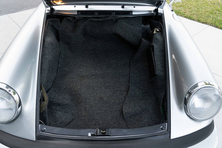 Porsche 911 Carrera (US)