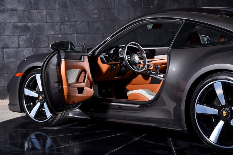 Porsche 992 Sport Classic